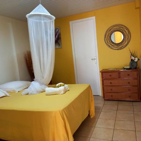 Petit Appartement Cosy Pres Des Plages Sainte-Anne Exterior foto