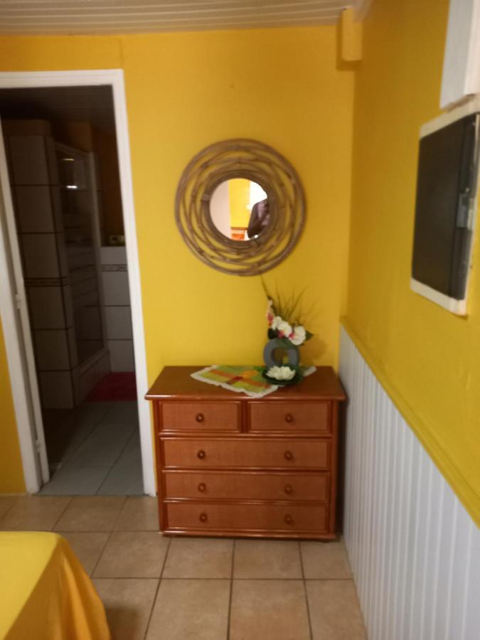 Petit Appartement Cosy Pres Des Plages Sainte-Anne Exterior foto