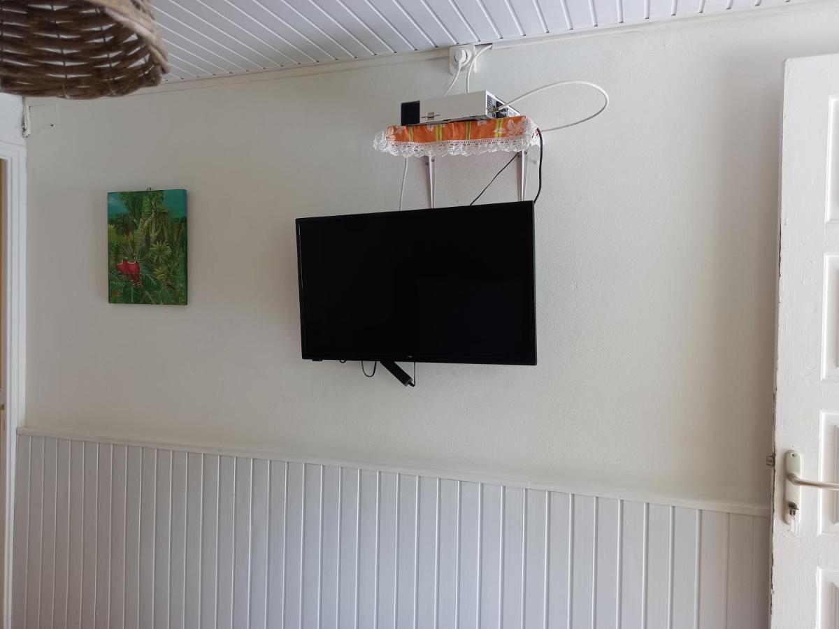 Petit Appartement Cosy Pres Des Plages Sainte-Anne Exterior foto